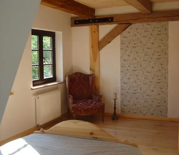 Bed and breakfast Stara Papiernia Lasek 3*